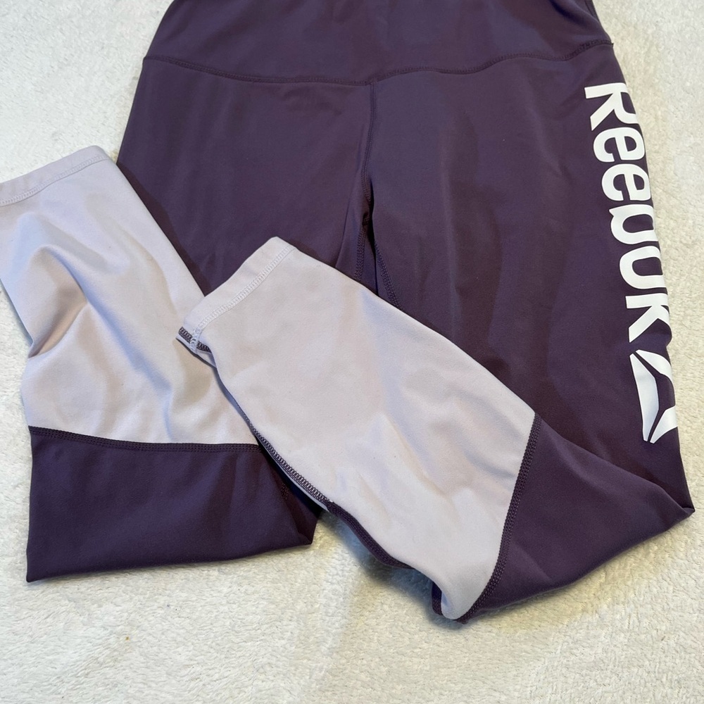 🖤 Reebok Colorblock High-Waisted Leggings – Size Medium